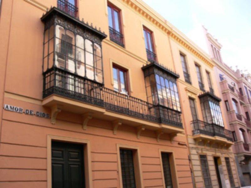 Hotel Y Apartamentos Dona Lola Seville Exterior photo